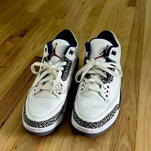 Air Jordan retro blue men’s sneaker size us 9